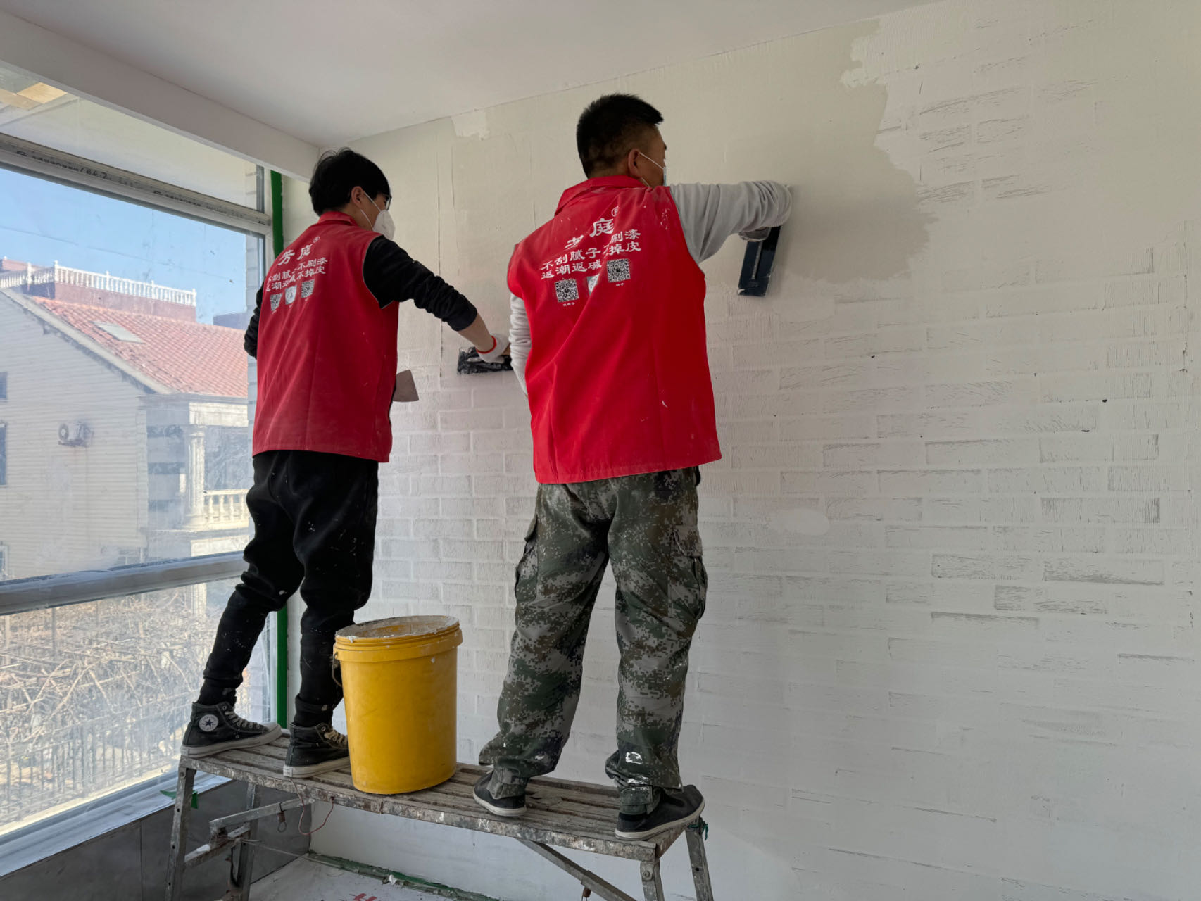 老房墙面墙面翻新用芳庭！返潮返碱不掉皮！