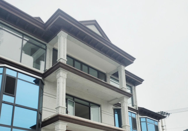 自建别墅盖得漂亮，为啥墙总“掉面子”？根源在这里！